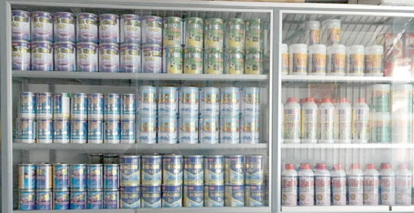 nuoi-tom-bang-che-pham-sinh-hoc